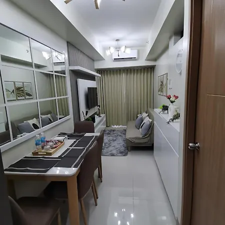 Yammy'S Homeystyle Condo At Tower 3 Shore 3 Residences